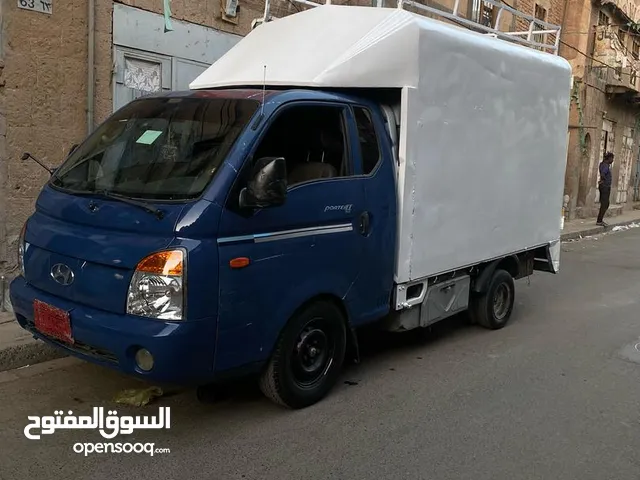 شاحنة هونداي ديزل للنقل نظيف للراغبين غير البخاسين .الذين يحتاجو حاجة نظيف