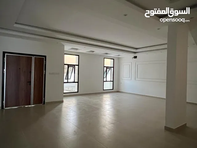 690 m2 More than 6 bedrooms Villa for Sale in Muscat Al Khoud