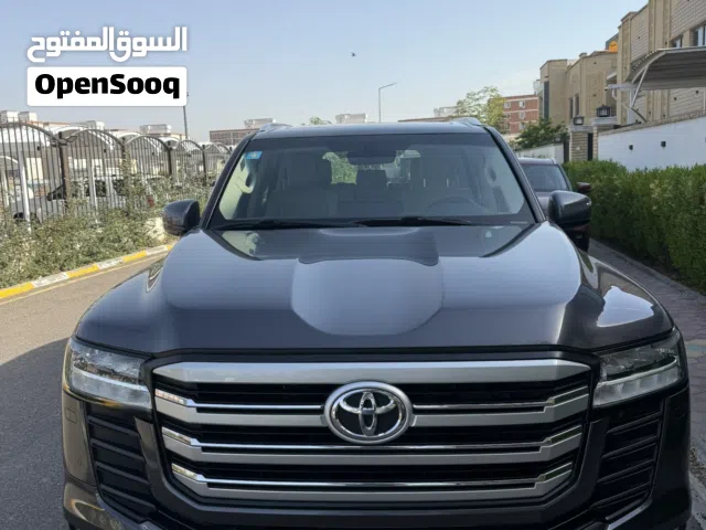 لاندكروزر 2022 للبيع