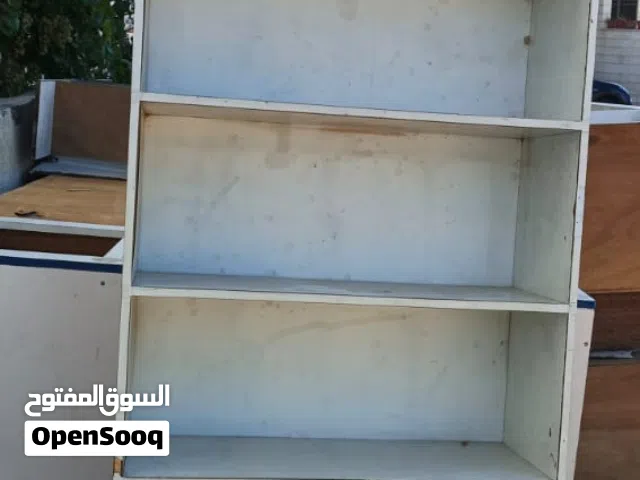 ديكور خشب لاتيه اصلي للبيع يصلح للمكتبات ومحلات الاكسسوارات