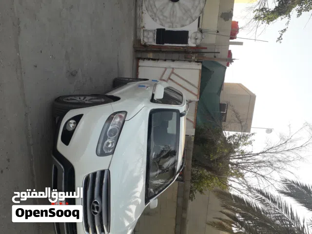 Used Hyundai Santa Fe in Basra