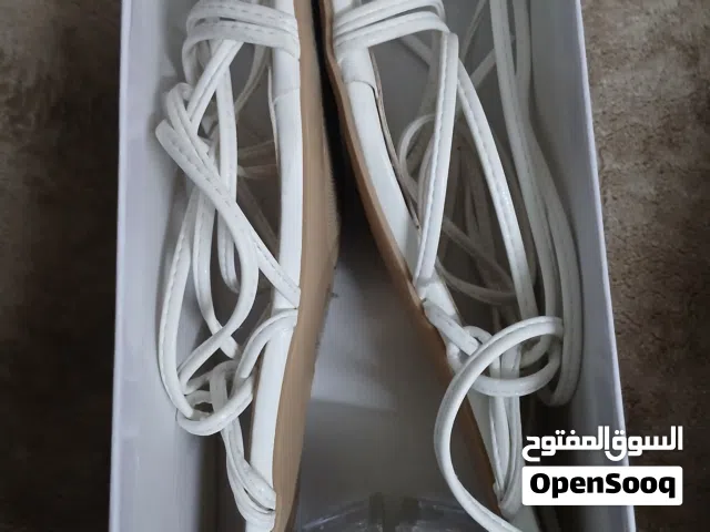 صندل ابيض بسعر 5 دنانير