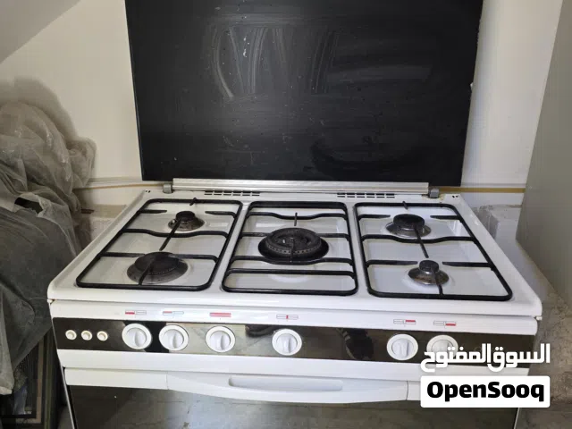 White Gas Range Stove with Oven غاز اكسبير كريستال 5 عيون مع فرن بحالة جيدة للبيع