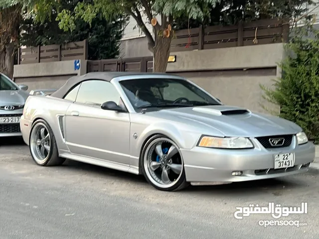 Ford mustang classic 2001