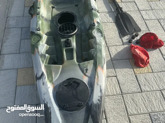 قارب كياك او قارب تجديف kayak