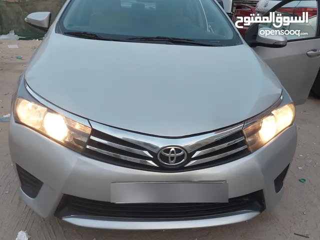 2015 . toyota Corolla . mangaf. block 4. streets 25.