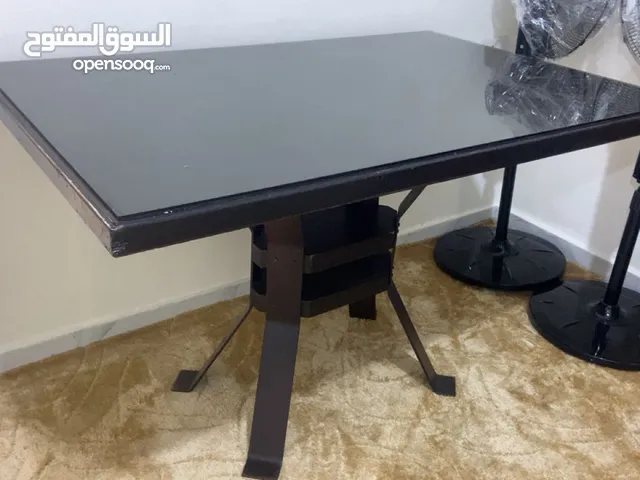 طاولة سفرة بدون كراسي بحال الجديد