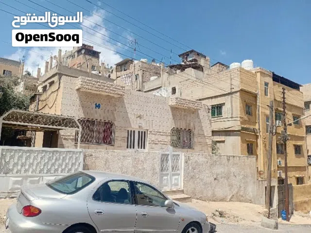 فرصة استثمارية : بيت مستقل للبيع في جبل التاج - حي أم تينة (الأساسات تتحمل 4 طوابق)فرصة استثماريه