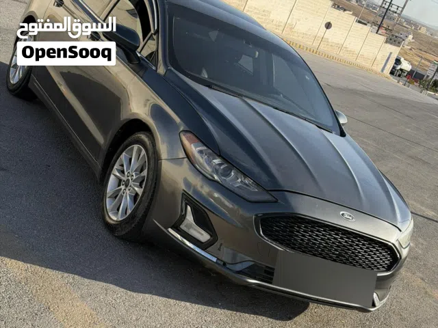 2017 فورد فيوجن SE