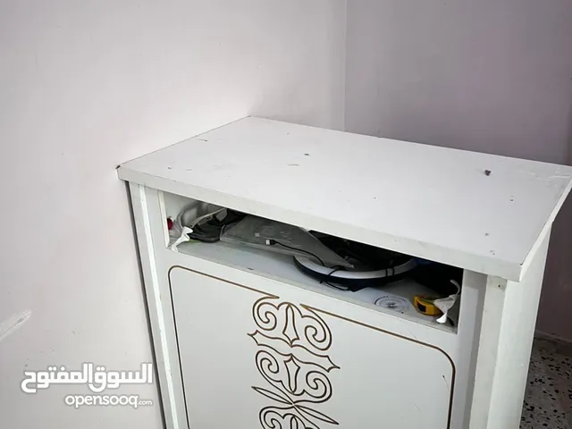 بنك للبيع.