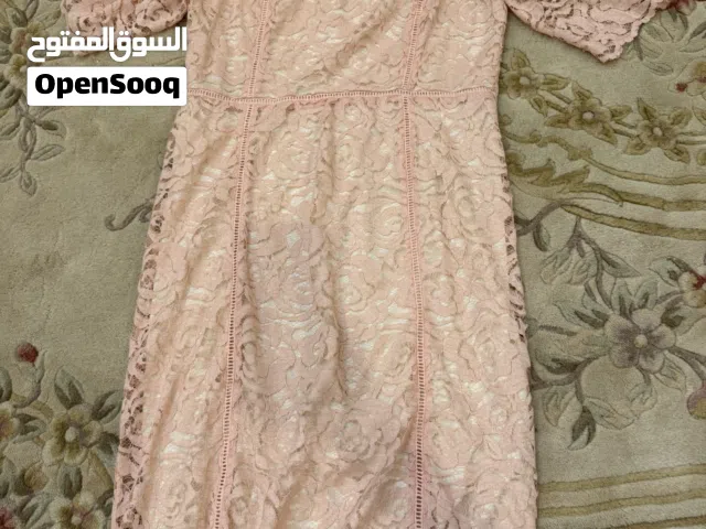فستان للبيع مقاس 48