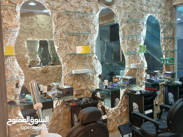 مطلوب حلاق  ذو خبره للعمل من  داخل الكويت