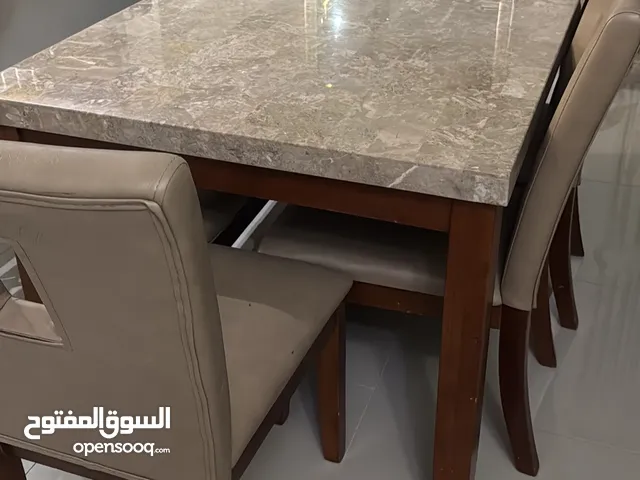 طاولة طعام 6 أشخاص