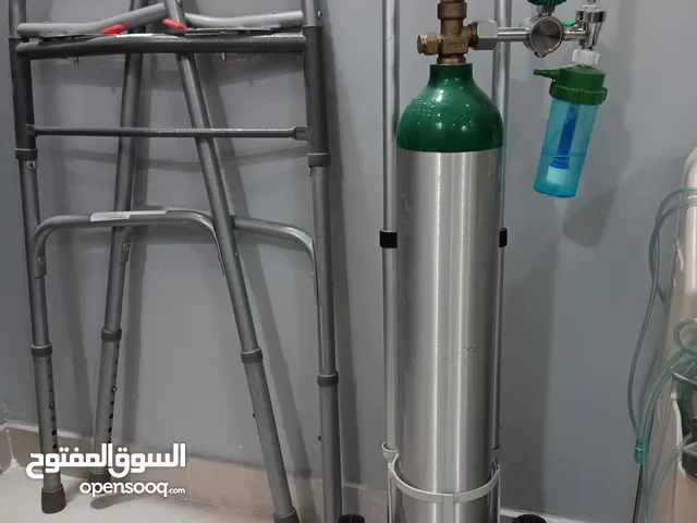 اجهزت تنفس وعربيه وكرسي مشاه شبه جديد