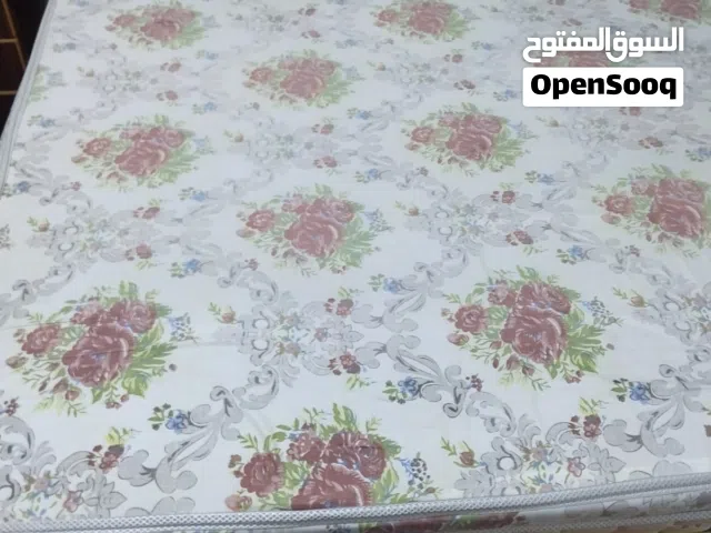 فرشه زمبركيه مجوز قياس 160+190 مهويه  مع  تفصيل استعمال شهر 1 فقط شبه جديده سعر الشراء 170
