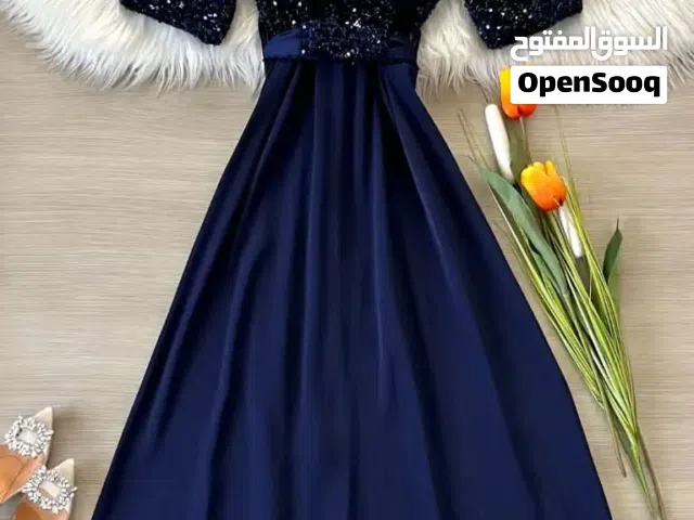 فستان نسائي ترتر حزام خصر ترتر مفتوح الكتف