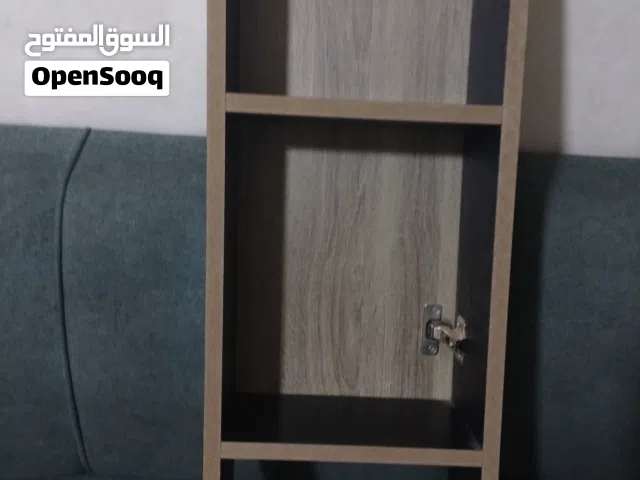 رف للبيع يوجد 5 دنانير
