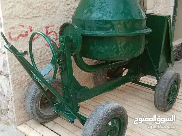 خلاطة باطون كهرباء بحاله جيده جدا للبيع