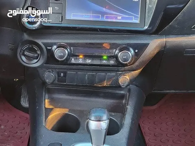 شاشة تويوتا هايلوكس اصليه جديده شركة وارد الشرق الأوسط مع فريم اصلي جديد, شاشة هايلوكس