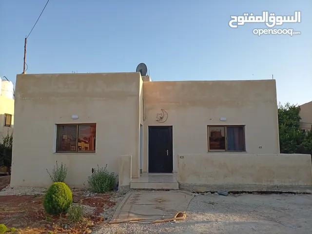 200 m2 5 Bedrooms Townhouse for Sale in Madaba Juraynah