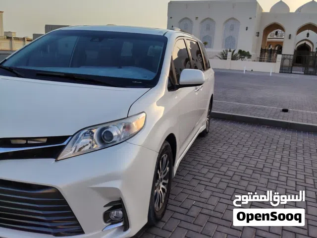 2020 Toyota Sienna XLE