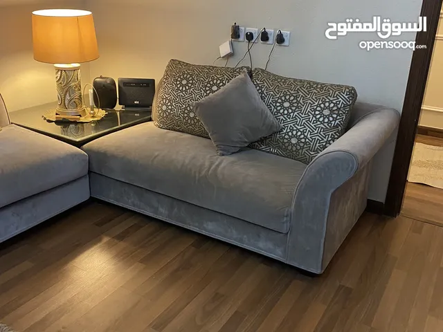 كنب مستعمل استعمال نظيف