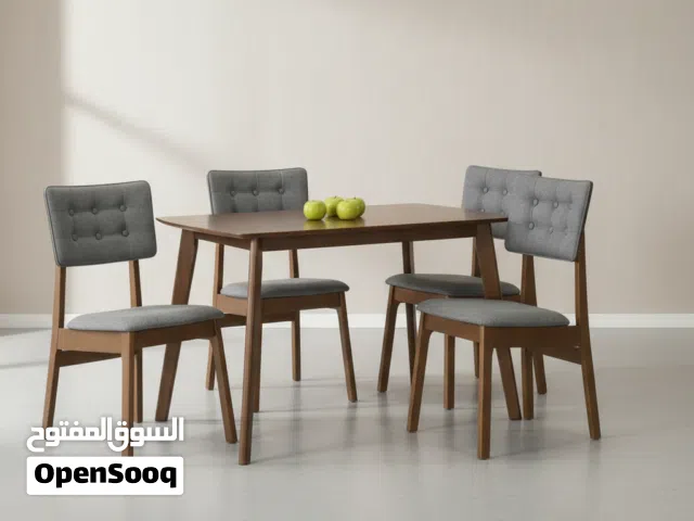 طقم طاولة طعام خشبية عصرية مع 4 كراسي مبطنة - موديل DTM 205