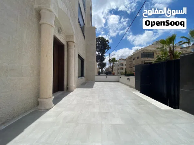 255 m2 4 Bedrooms Apartments for Sale in Amman Um Uthaiena