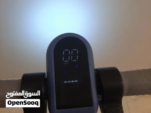 سكوتر كهربائي شبه جديد