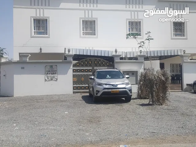 270 m2 More than 6 bedrooms Villa for Rent in Muscat Al Mawaleh