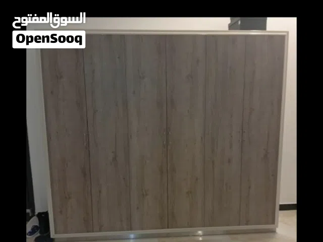خزانة ملابس للبيع