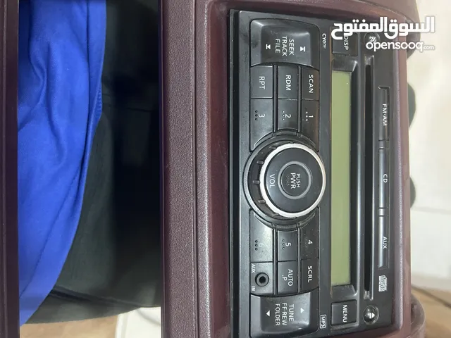 نيسان نيفارا