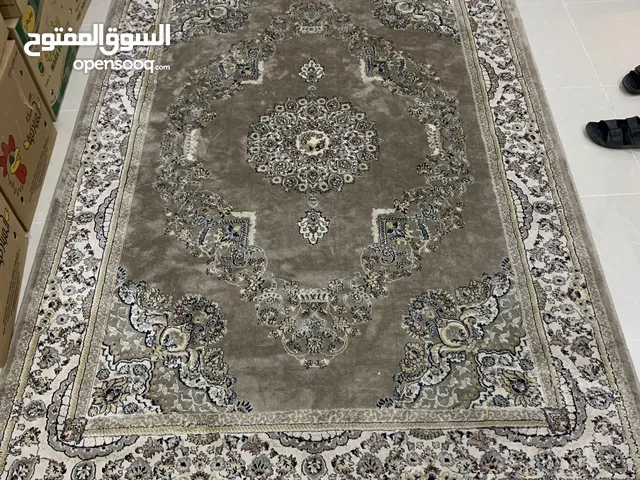 سجادة ( 200 * 290 ) بسعر 15 دك