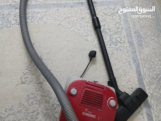 مكنسه بحاله جيده شفط قوي  يوجد شخوط علي المكنسه مش مشكله