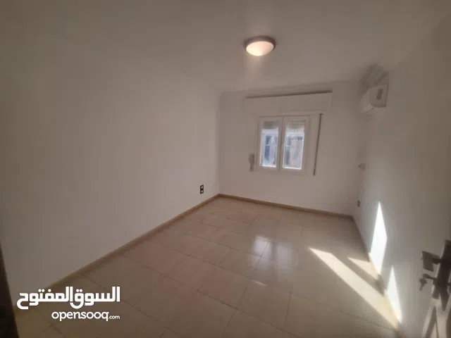 شقة مكتبية للإيجار المدينة السياحية-بونواس