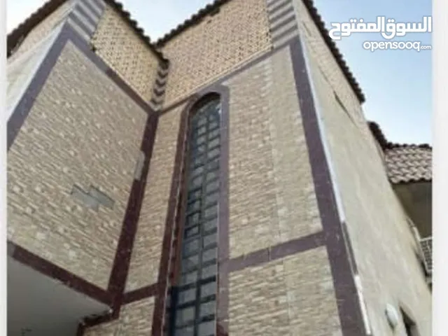 265m2 5 Bedrooms Townhouse for Rent in Basra Juninah