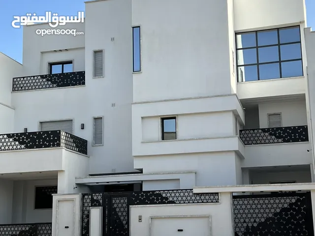 1180 m2 More than 6 bedrooms Villa for Sale in Tripoli Souq Al-Juma'a