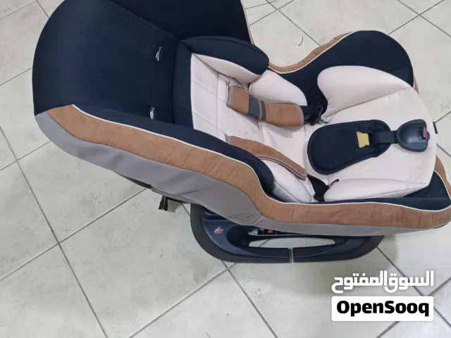 كرسي اطفال مستعمل نظيف