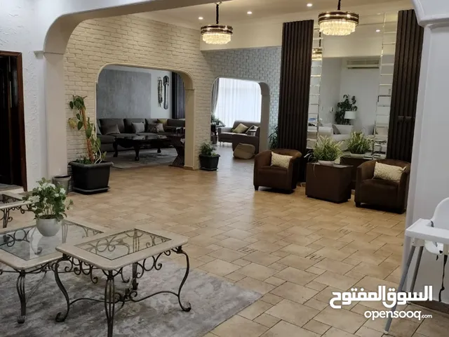 ‏للبيع فيلا فخمة وكبيرة في الرفاع