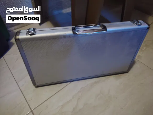 طقمين ريش ستالس وحجر.