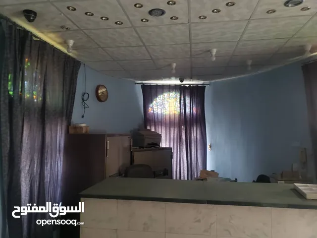 مكتب تجاري للبيع بسعر عررطه