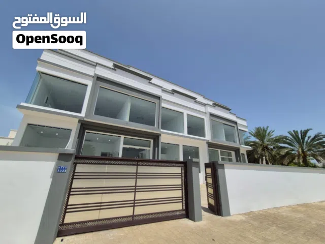 للايجار فرصة استثمارية نادرة ف الحيل الجنوبية على شارع مزون مباشرة موقع استراتيجي وحيوي - Twin Villa