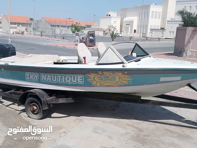 قارب امريكي 18 قدم مع التيلر و الجهاز و مكينة للبيع