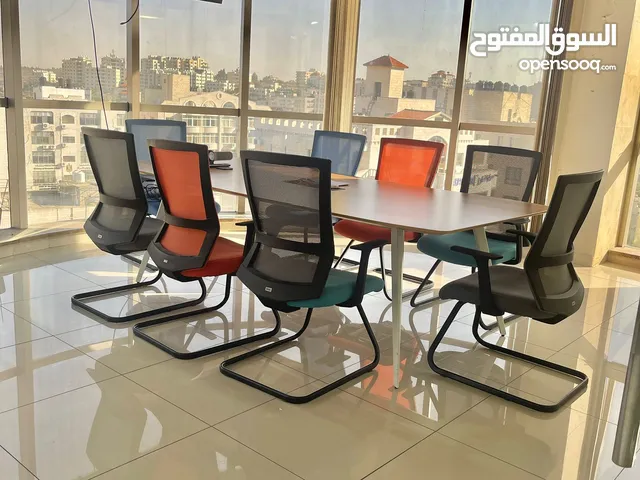 مكتب مفروش