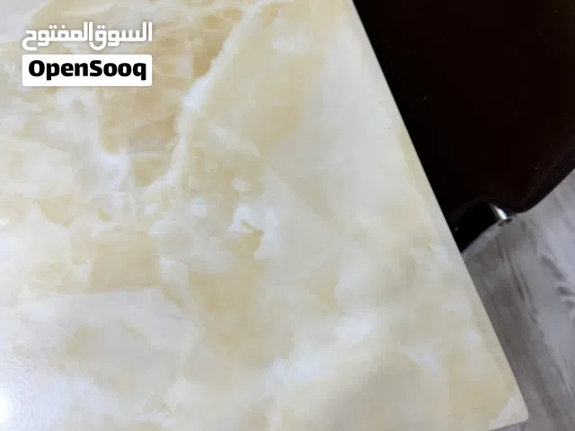 ميز طعام 6 كراسي استعمال قليل جديد ونظيف جداً وتكمه ب 450