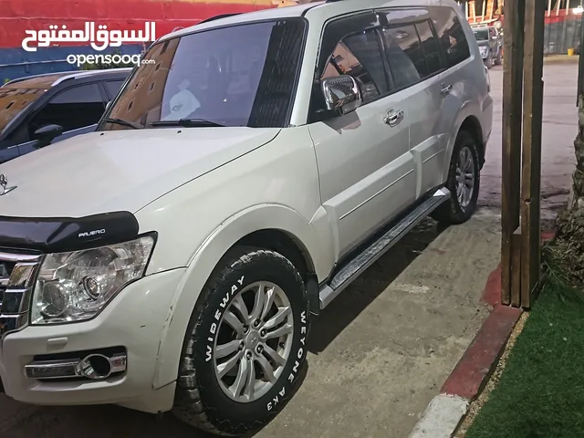 ميتسوبيشي باجيرو 2008