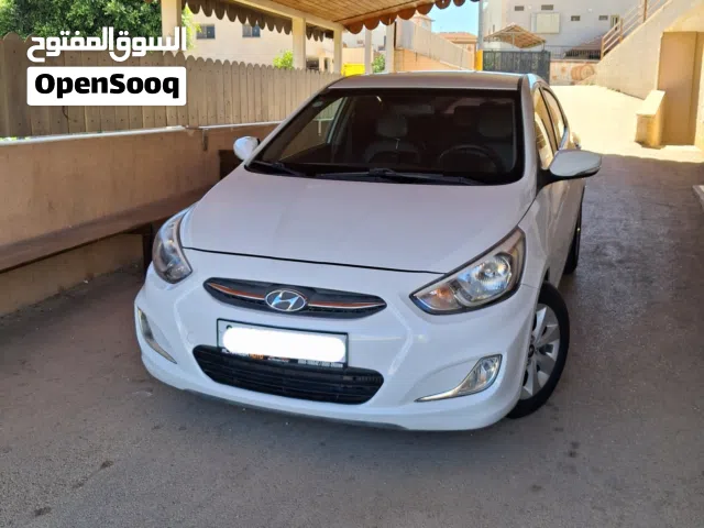 2017 هيونداي اكسنت Standard