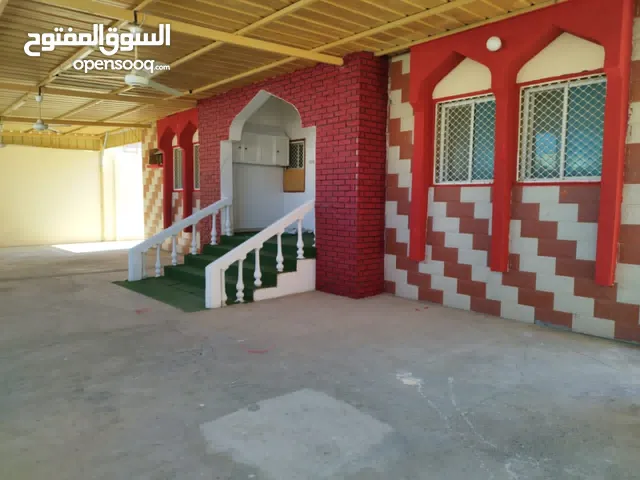 300 m2 More than 6 bedrooms Townhouse for Rent in Al Batinah Saham