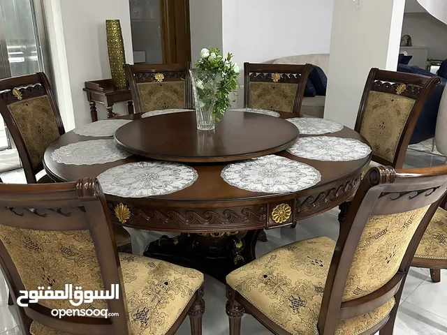 Wooden dining table round
