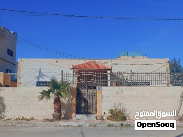 240 m2 More than 6 bedrooms Townhouse for Sale in Amman Khirbet Sooq